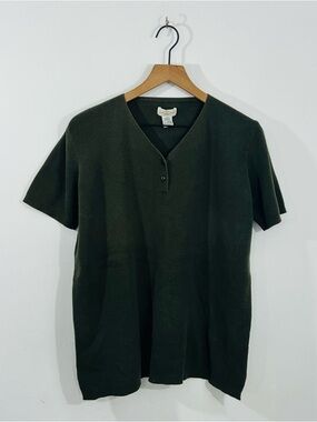 Yarn Works Forest Green Short Sleeve Knit Sweater Top V Neck Two Buttons Size L